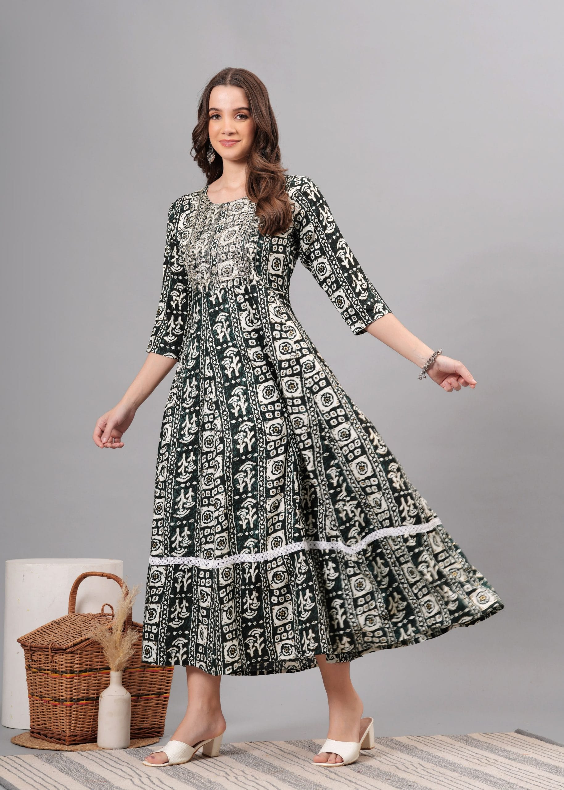 Tvara Grey Printed Anarkali Flared Kurta - View 4