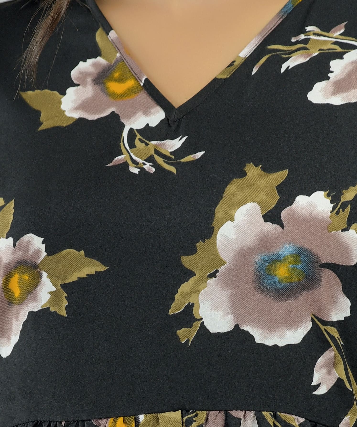 Lyra Black Floral Maxi Dress - View 4