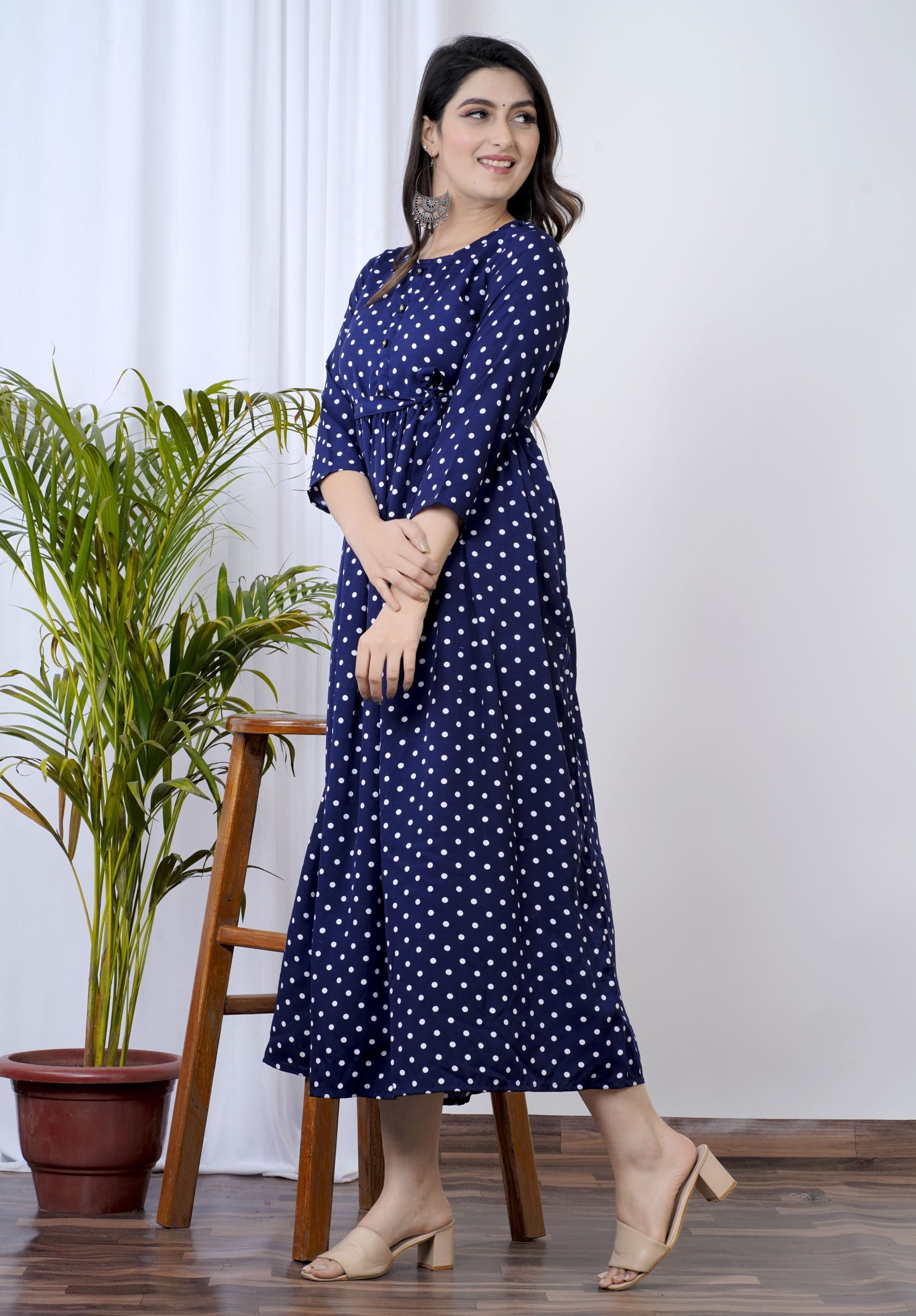 Avira Navy Blue Belted Anarkali Kurta - View 5