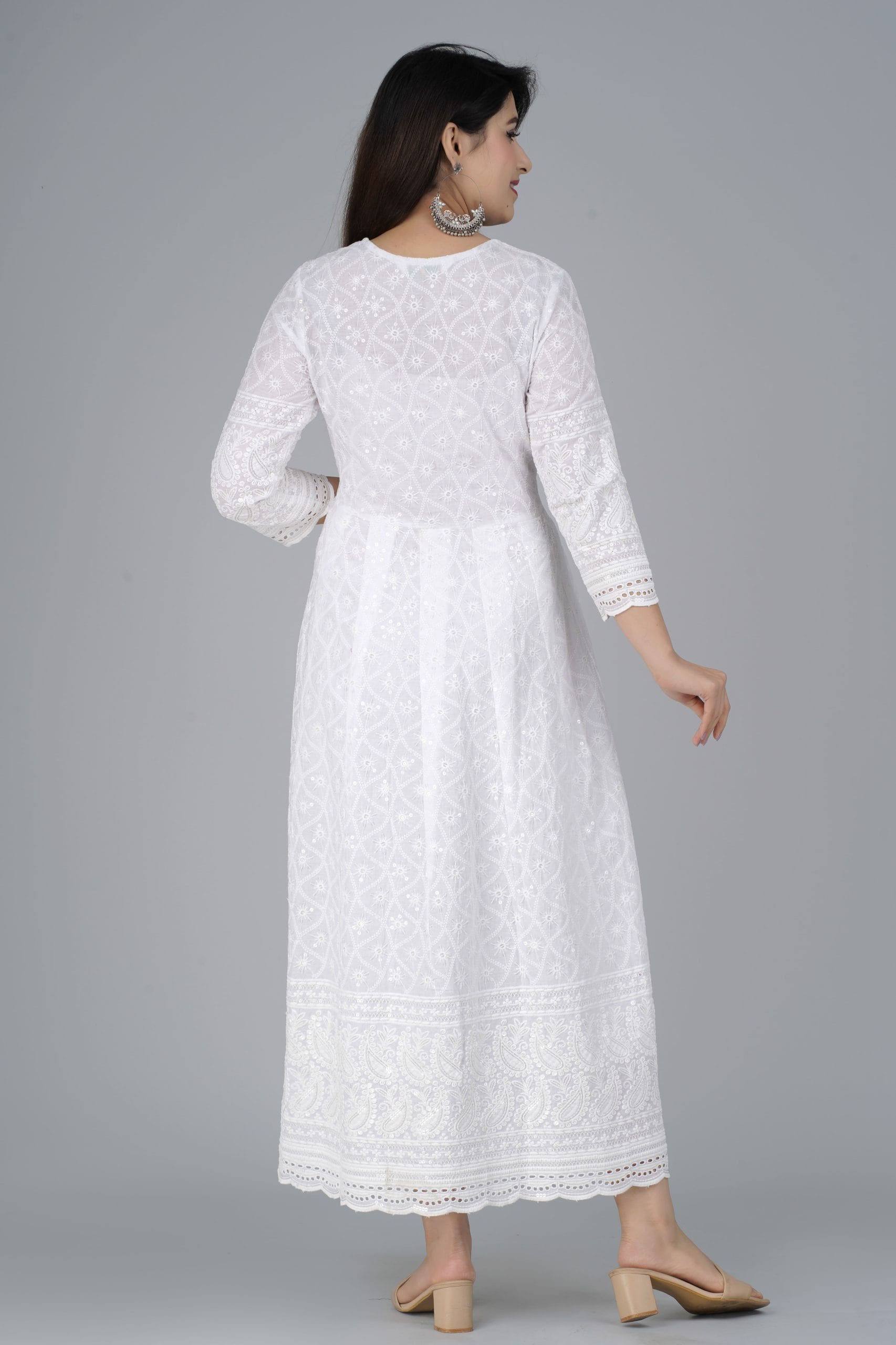 Avira White Chikankari Anarkali Kurta - View 2