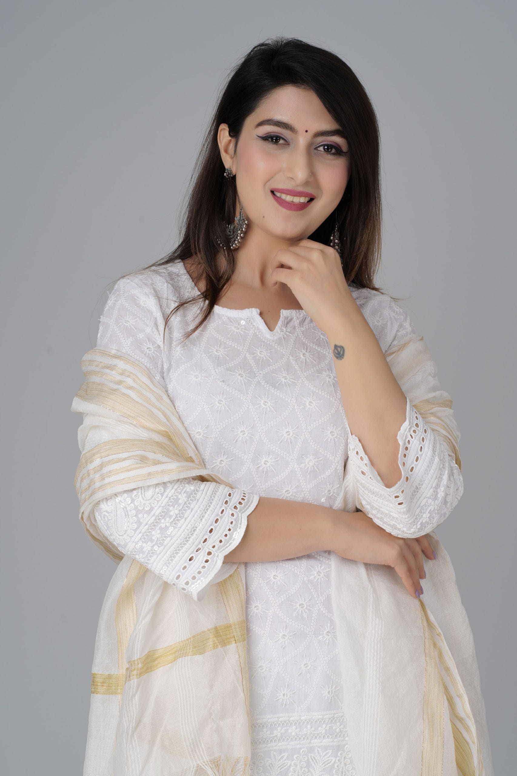 Nira Chikankari Kurti Pant & Dupatta Set - View 3
