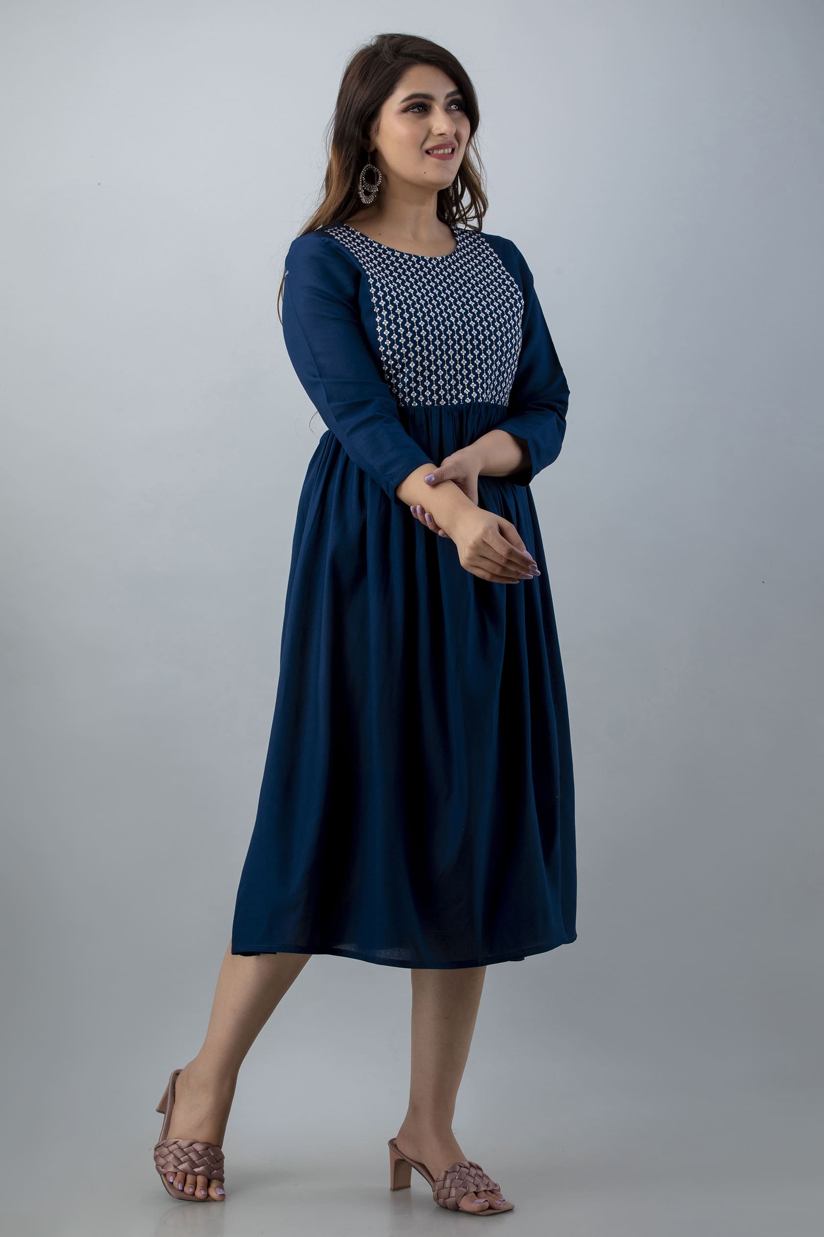 Aaravi Teal Blue Anarkali Flared Kurta - View 3