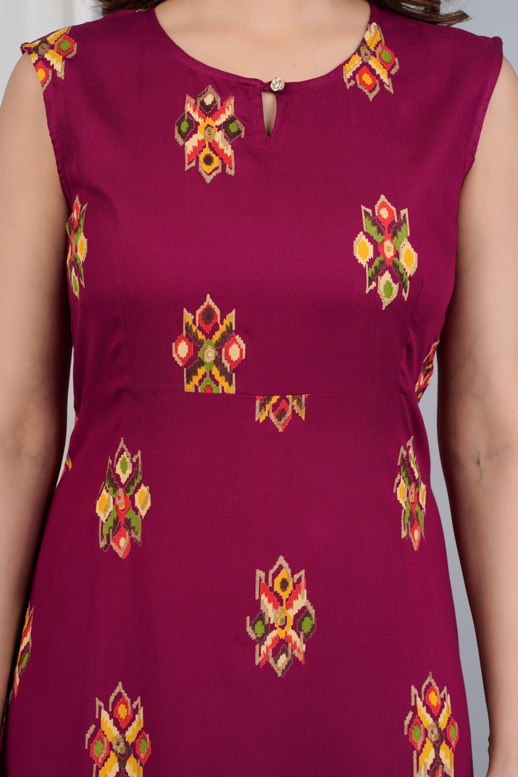 Rivaah Maroon Printed Flared Sleeveless Kurta - View 4
