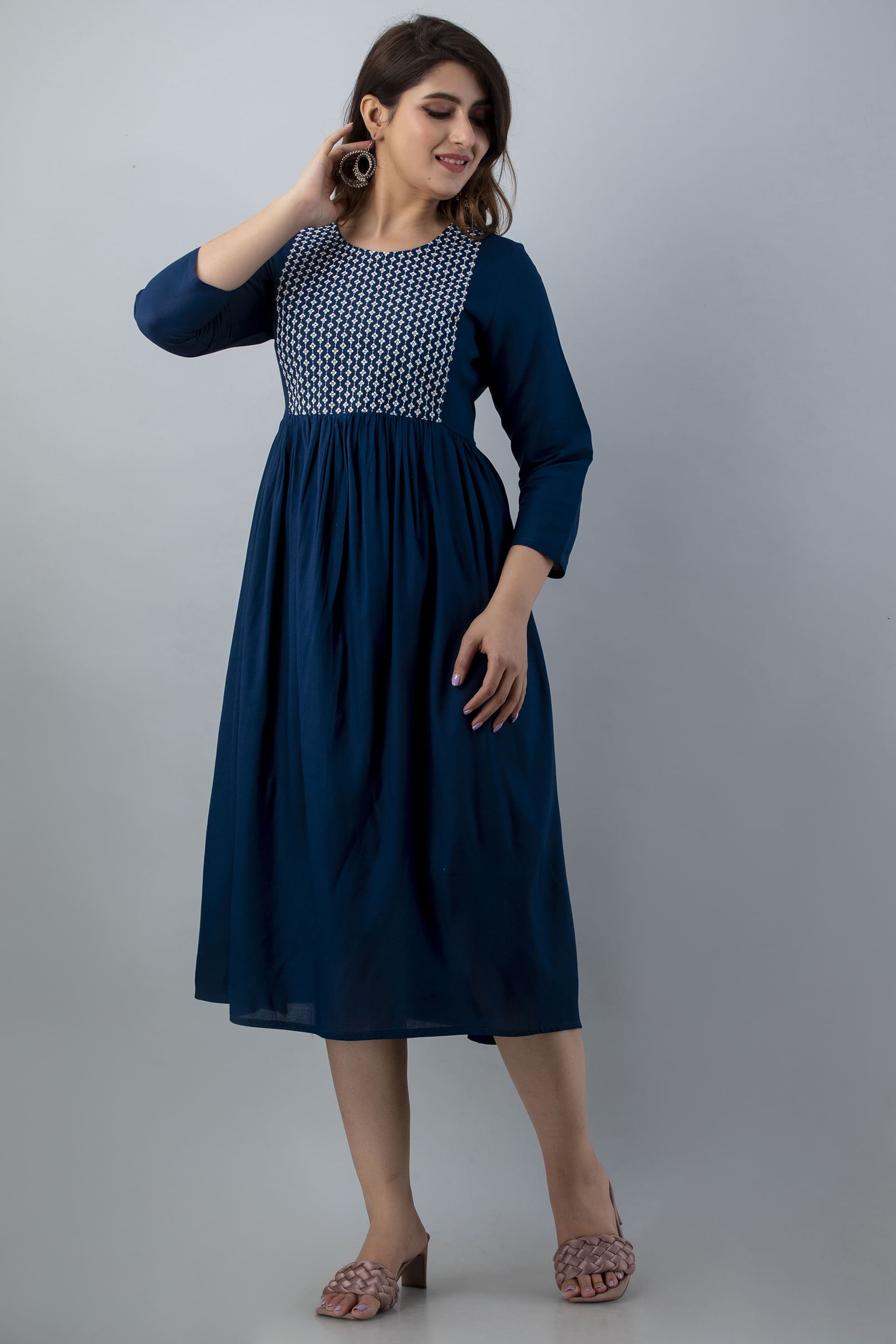 Aaravi Teal Blue Anarkali Flared Kurta - View 4