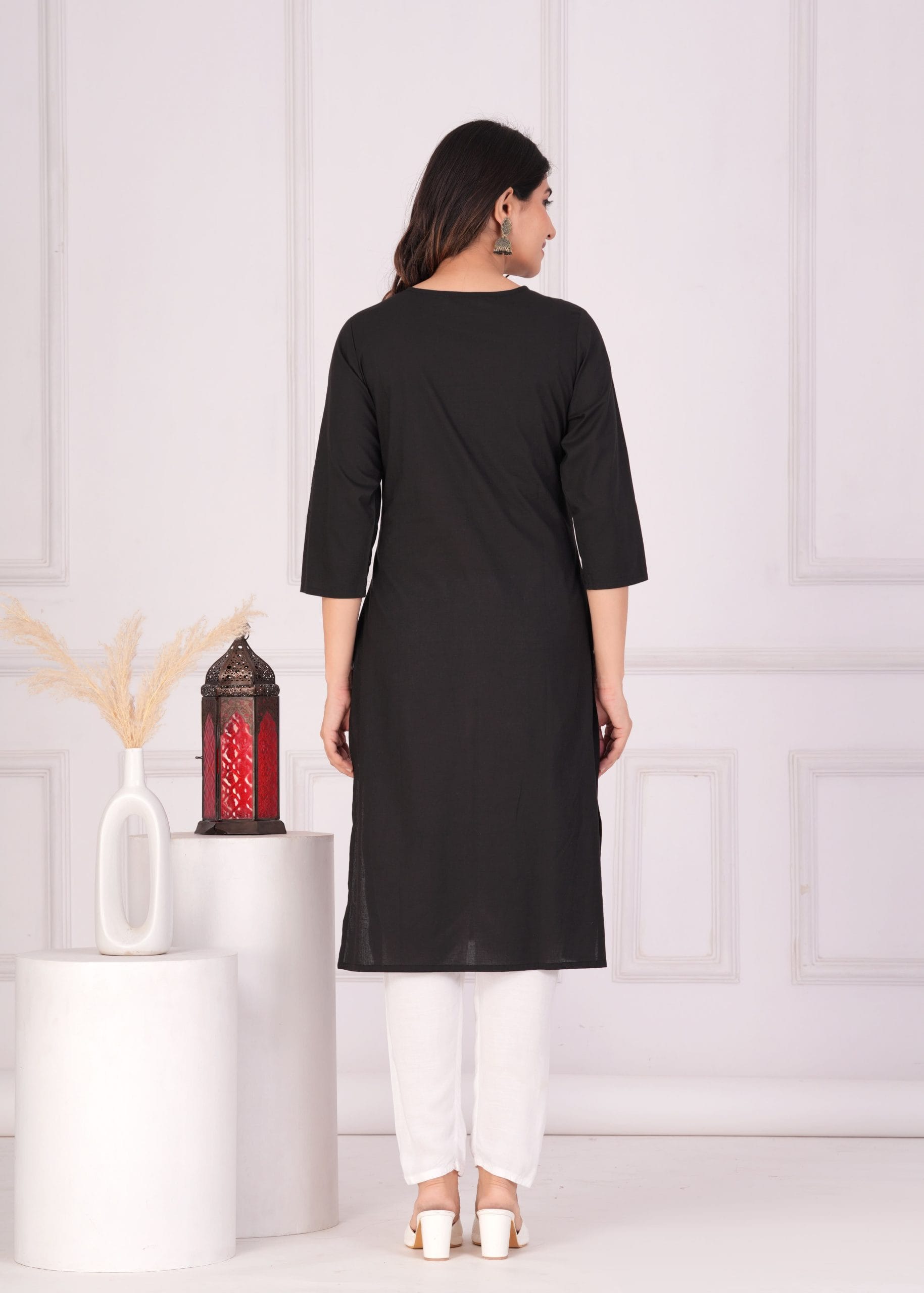 Black & White Embroidered Cotton Straight Kurta - View 2
