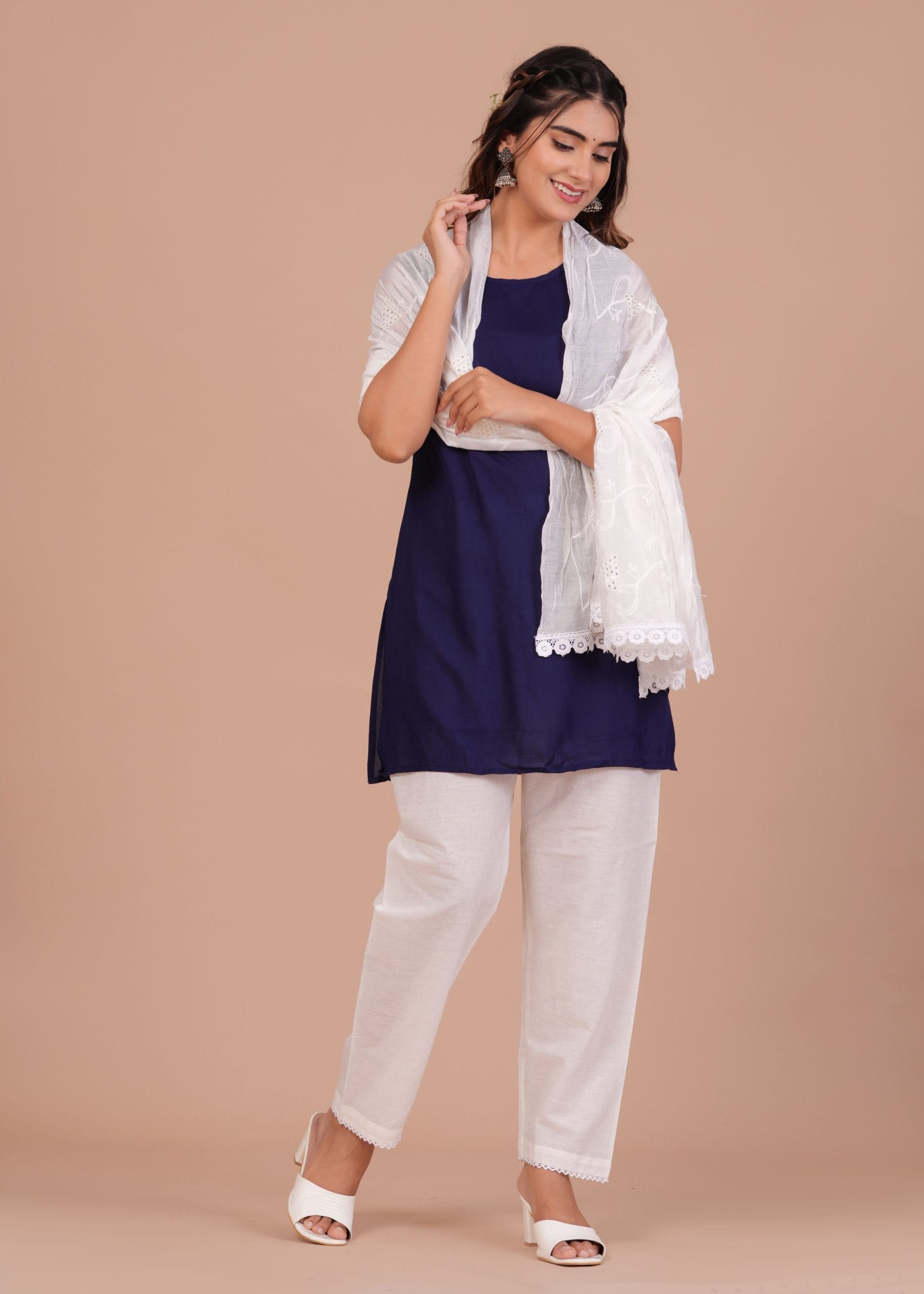 Misri White Chikankari Dupatta by Vaaki - View 4