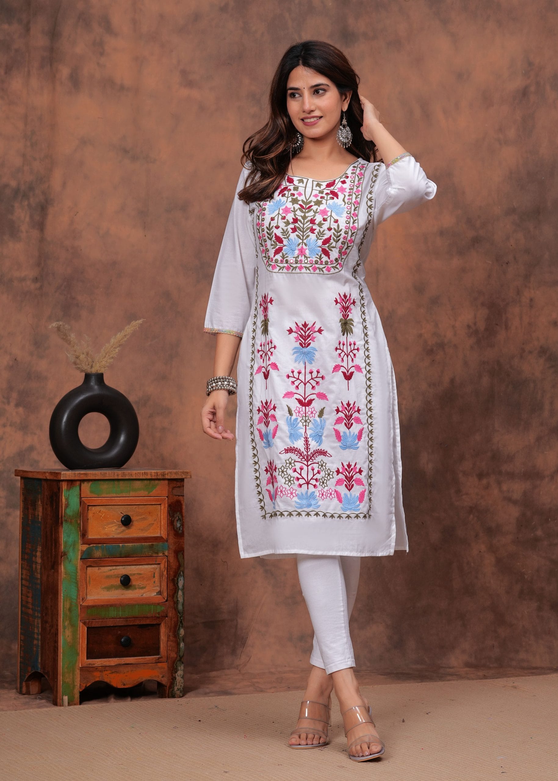 Noor White Handcrafted Embroidered Kurti - View 5