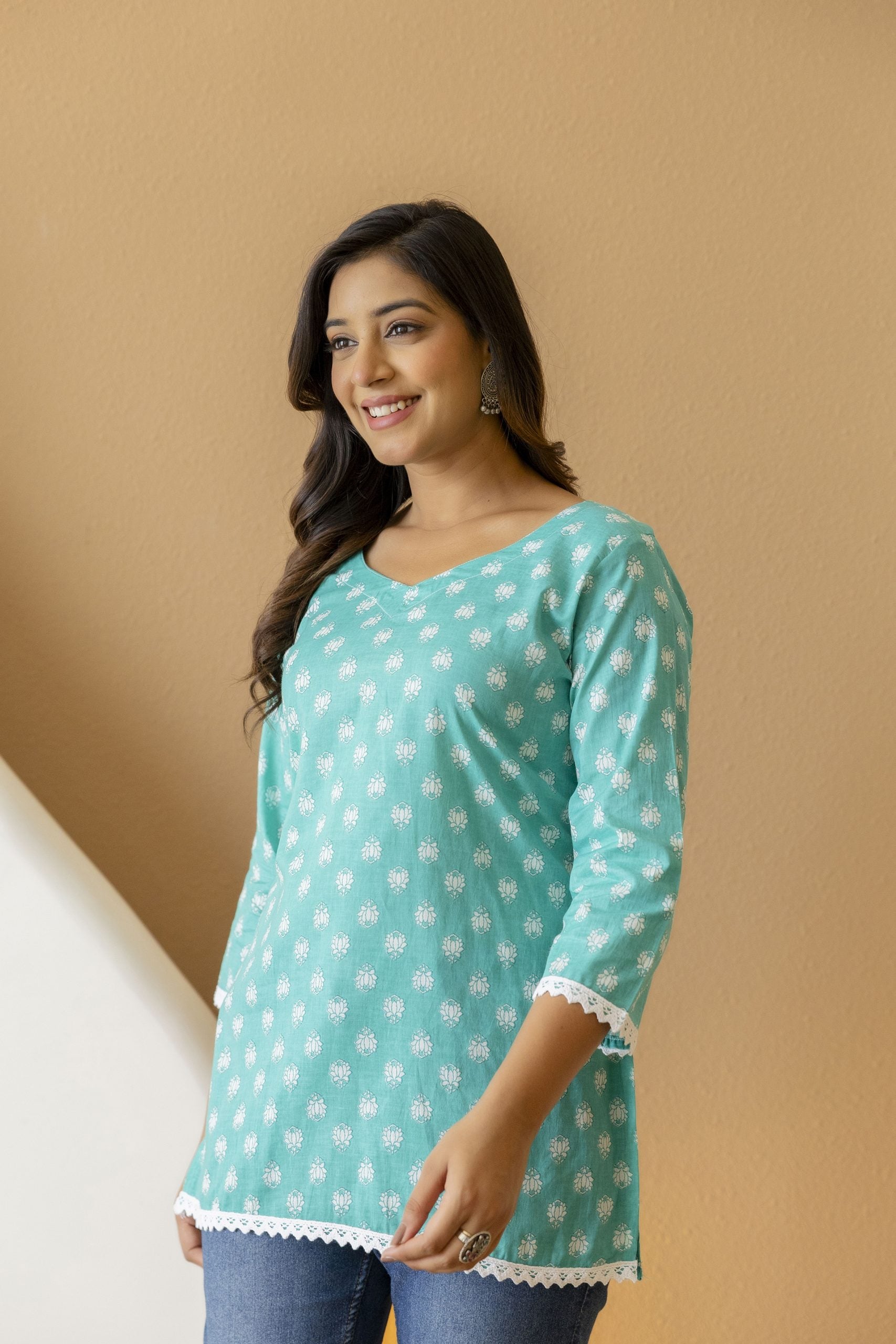 Mohini Teal Floral Short Straight Kurti - View 3