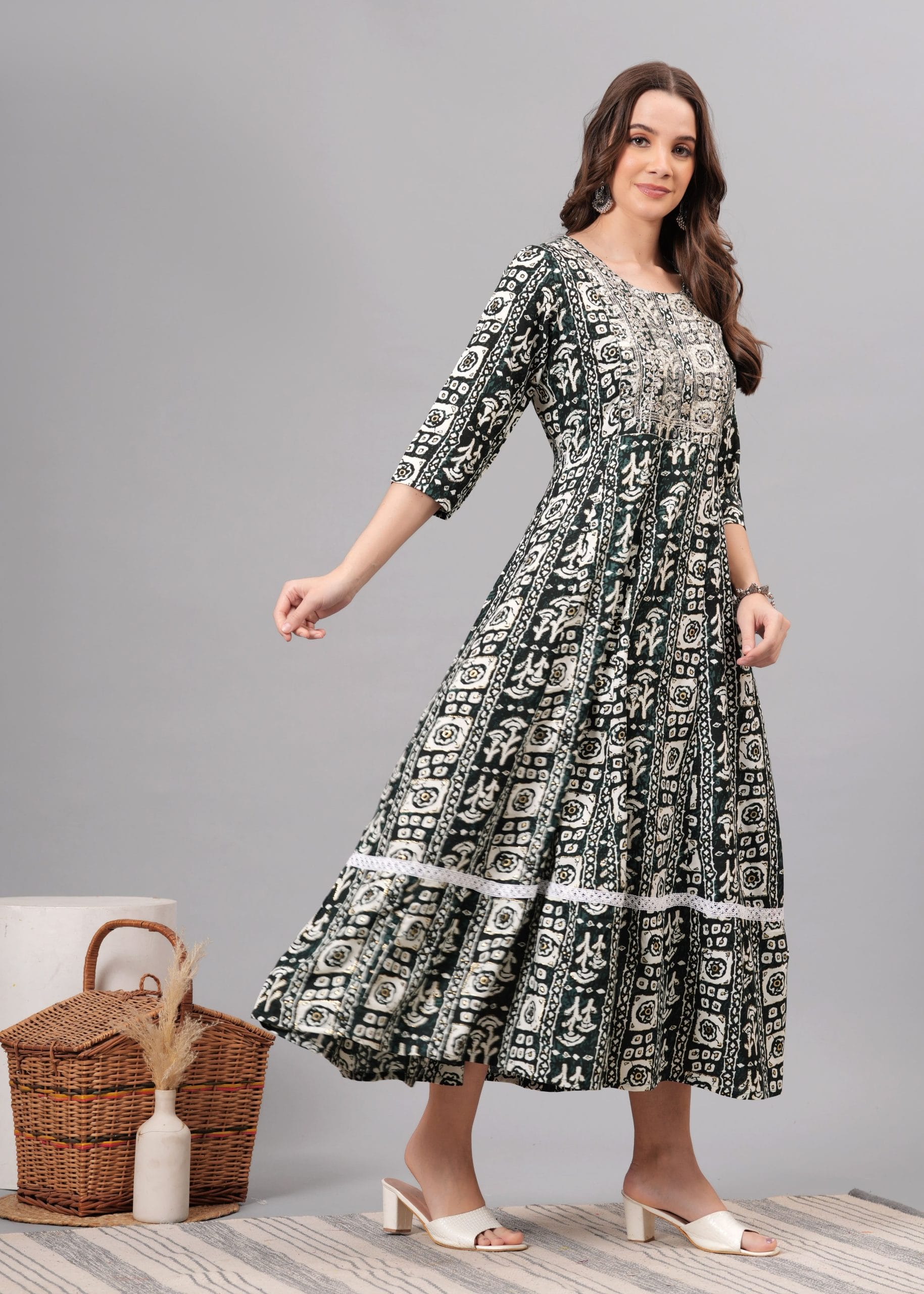 Tvara Grey Printed Anarkali Flared Kurta - View 3