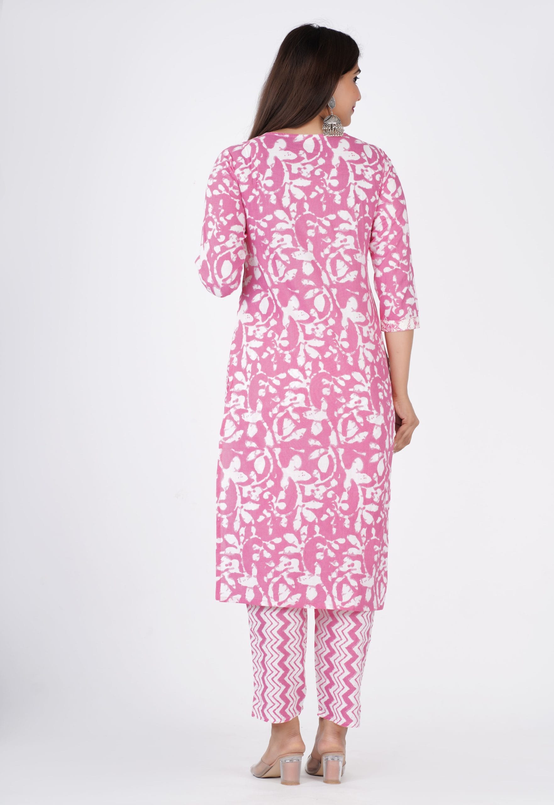 Aabha Pink Cotton Kurti Pant Dupatta Set - View 2