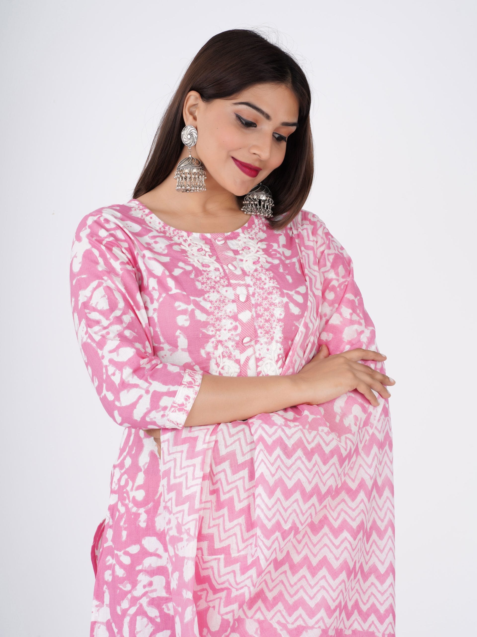 Aabha Pink Cotton Kurti Pant Dupatta Set - View 4