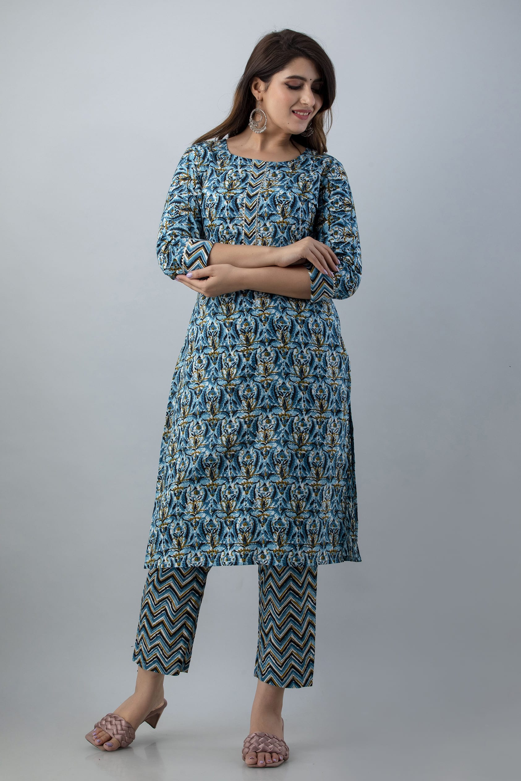 Nayra Blue Straight Kurti Pant Set - View 4