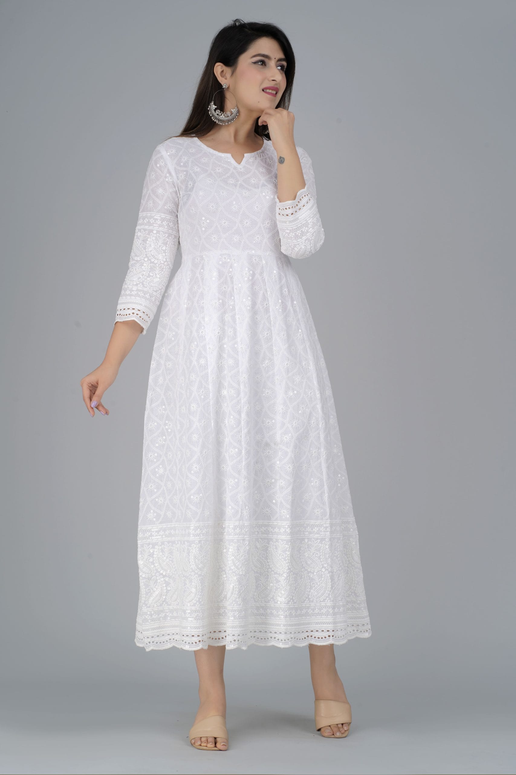 Avira White Chikankari Anarkali Kurta - View 3